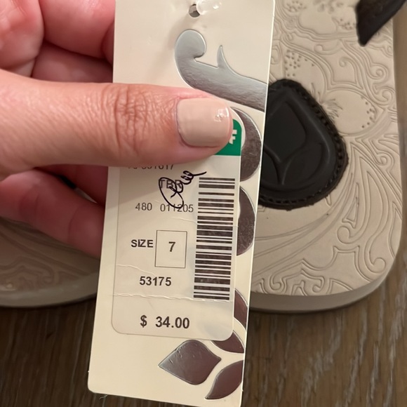 New Reef flip flops size 7 - Picture 5 of 6